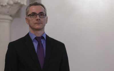 Îi solicit ministrei Gorghiu să facă o pauză de la campania electorală și să se ocupe cu seriozitate de situația de la ONRC