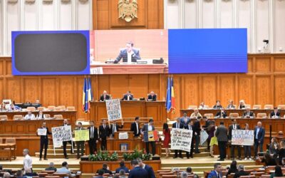 Mesajele profesorilor au ajuns astăzi în Parlament